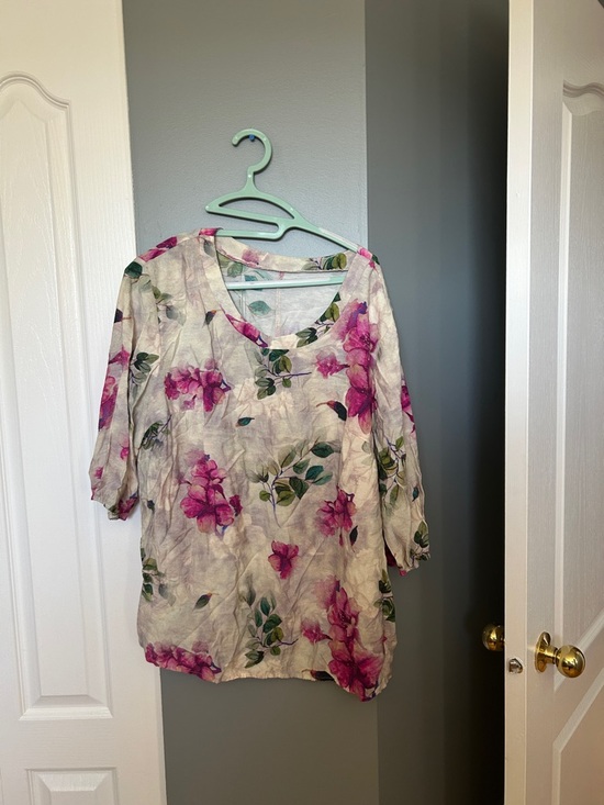 Tops - Women's Floral V-Neck Tunic Top in Pink and Green